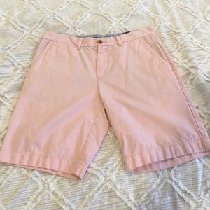 Men’s pink khaki shorts